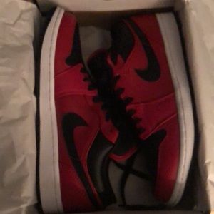Nike Air Jordan 1 Low Men’s 8.5 Women’s 10